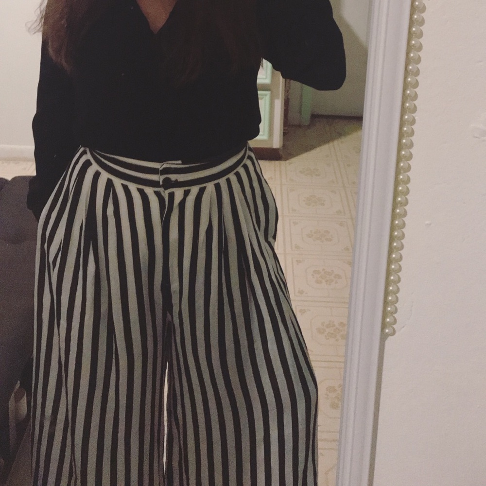 Wide leg striped pants